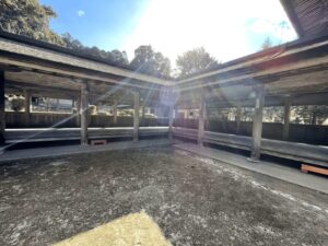 油日神社の廻廊の写真