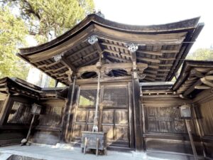 油日神社の本殿の写真