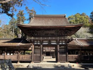 油日神社の楼門の写真
