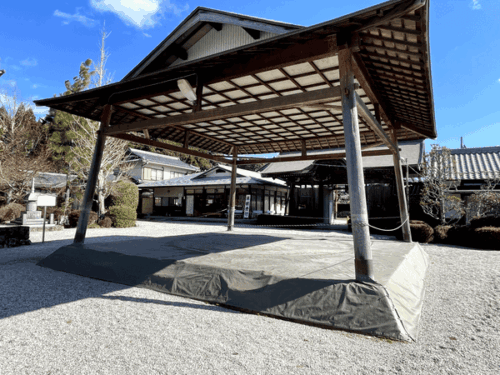 櫟野寺にある土俵