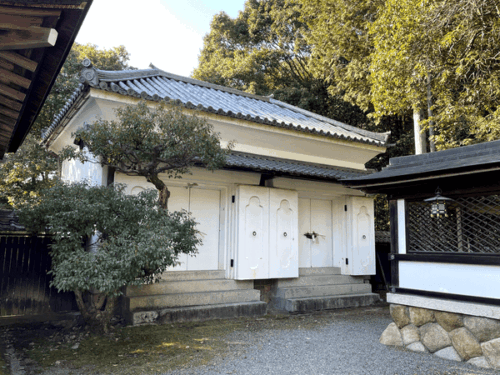 大鳥神社の神輿蔵の写真