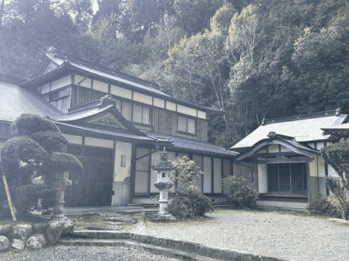 息障寺の庫裏の写真