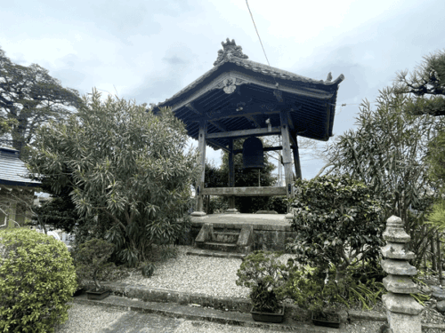 慈眼寺の鐘楼の写真