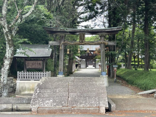 柏木神社の鳥居と太鼓橋の写真