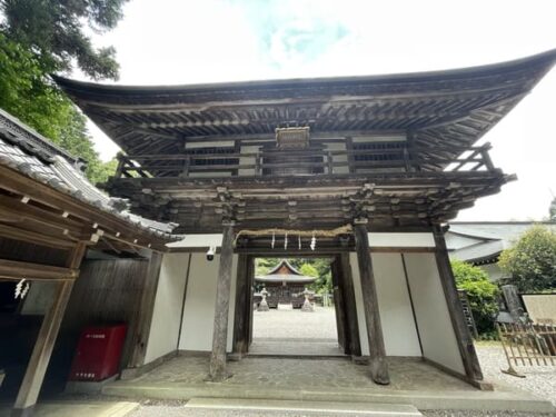 柏木神社の楼門の写真