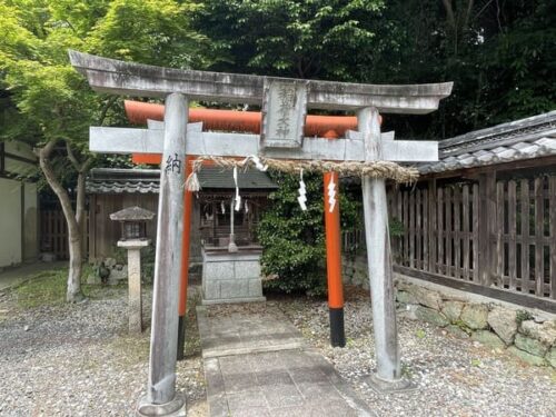 柏木神社の境内社（稲荷神社）の写真