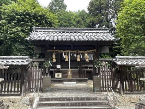 柏木神社の本殿の外観